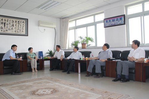 天津外国语大学滨海外事学院来燕山大学里仁学院参观访问