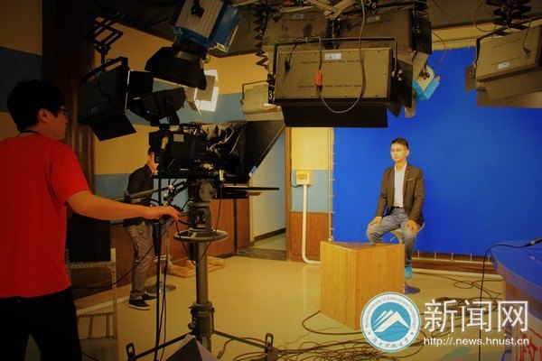 第九届主持人大赛决赛选手前去湘潭广播电视中心试镜