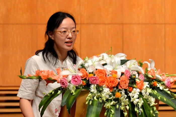 2013届本科生毕业典礼暨学位授予仪式隆重举行