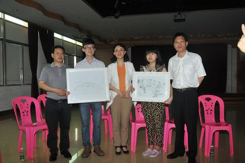 团省委书记曾颖如到广东石油化工学院调研大学生创新创业工作